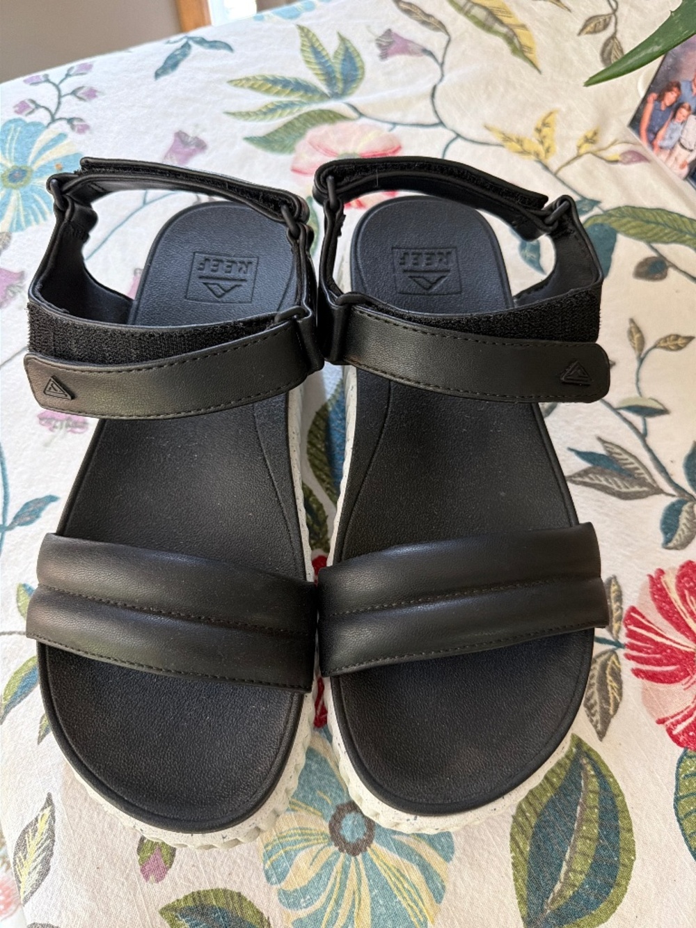Adorable black sandals